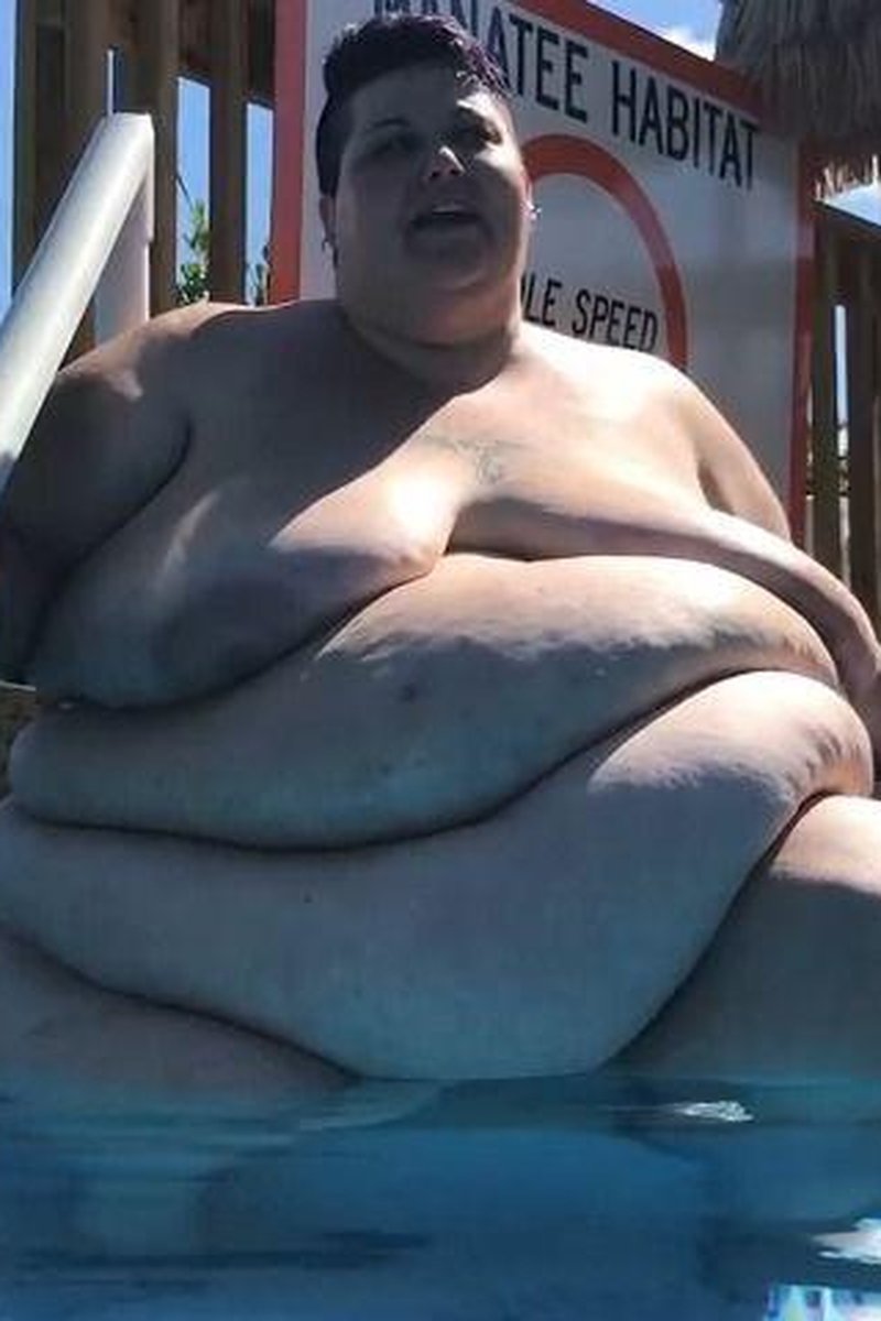 My Life AT600 Lbs: Pool Weightgain Chat - Screenshot 1 of 4 - BBW