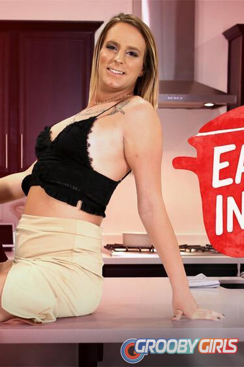 Eat This Instead! - Screenshot 1 of 4 - Big Tits