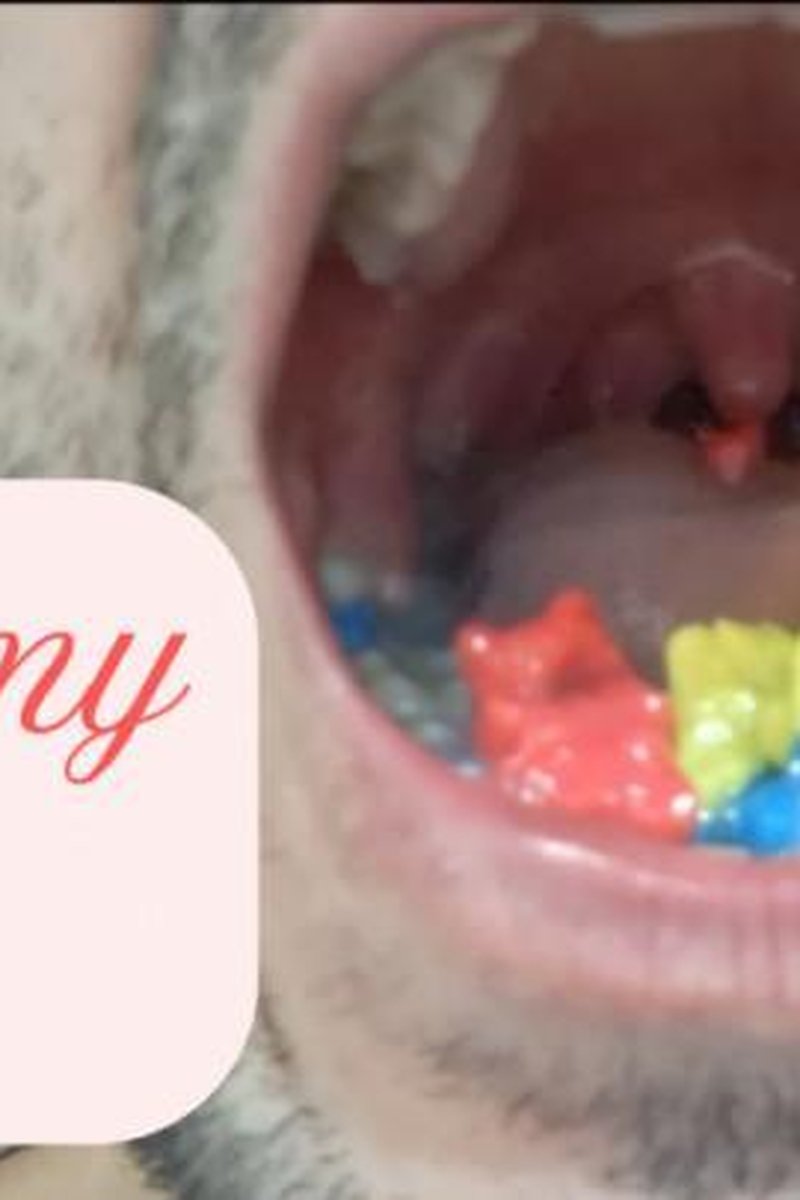 Gummy Bears - Screenshot 1 of 4 - Chewing