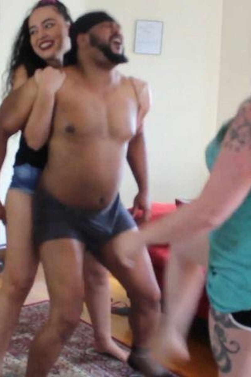 Double Team Ballbusting - Screenshot 1 of 4 - BBW