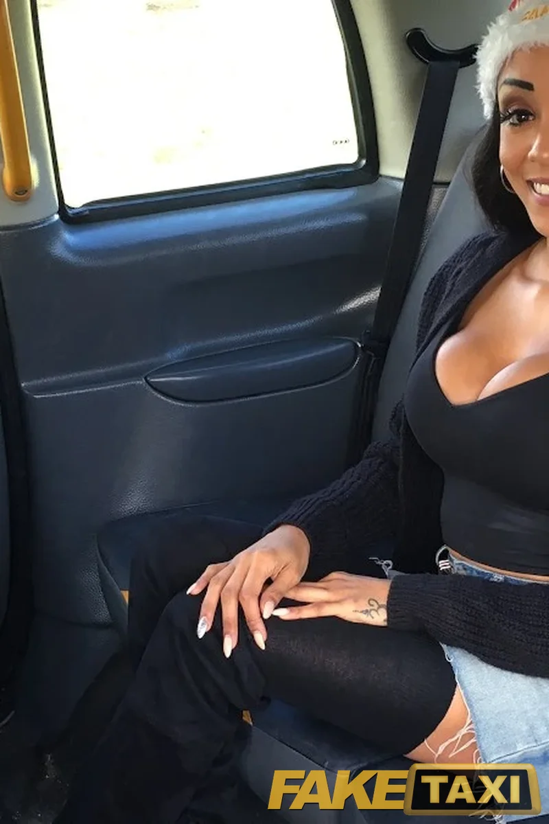 Big Tits Petite Ebony Babe Squirts - Screenshot 1 of 4 - 69