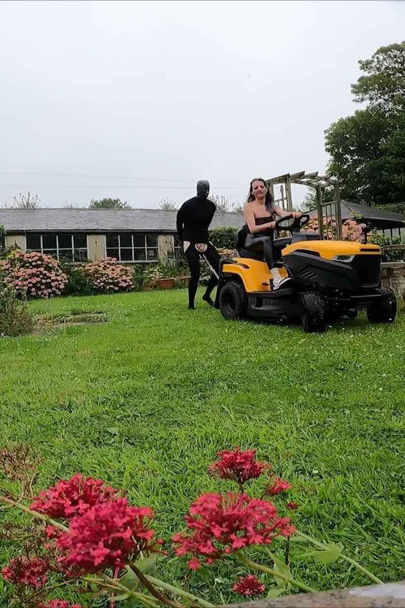 Exercising My Slave - Screenshot 1 of 4 - BDSM