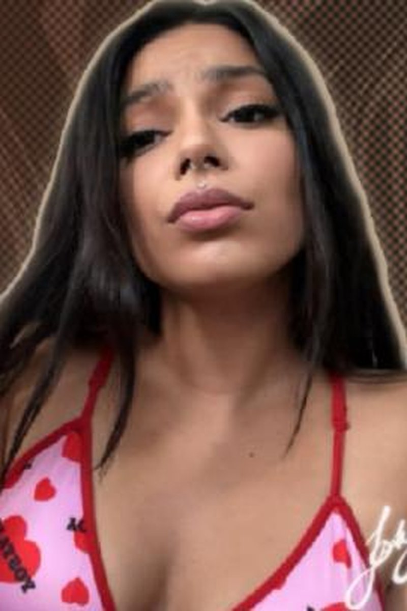 Stupid Tiny Cock - Screenshot 1 of 4 - Bitch