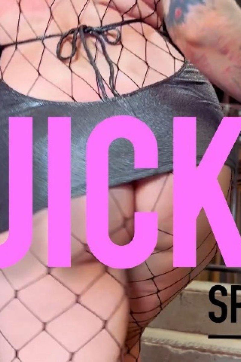 Quickie - Screenshot 1 of 4 - Alternative Girl