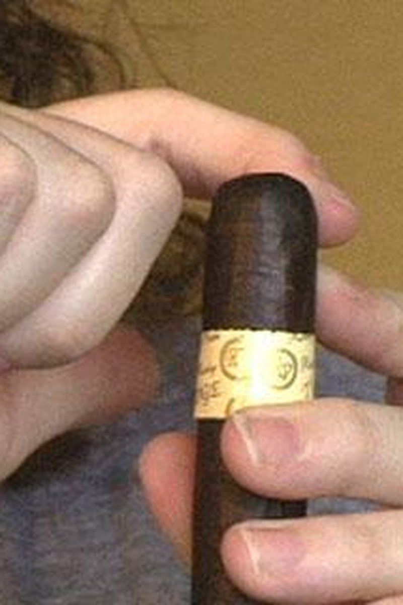 Cigar Service - Screenshot 1 of 4 - Cigar Play