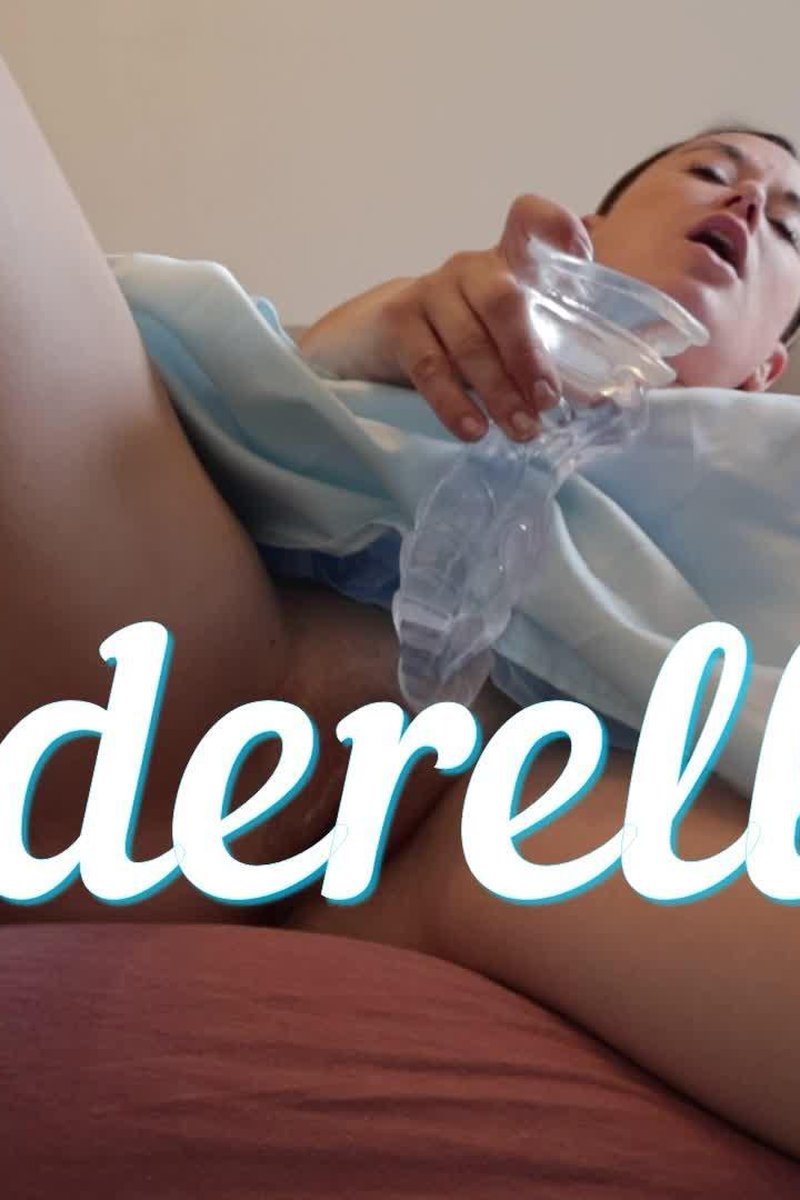 Cinderella - Screenshot 1 of 4 - Babes