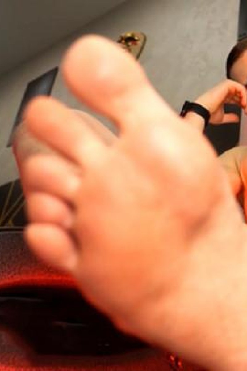 BDSM Slave Training - Human Table - Screenshot 1 of 4 - BDSM