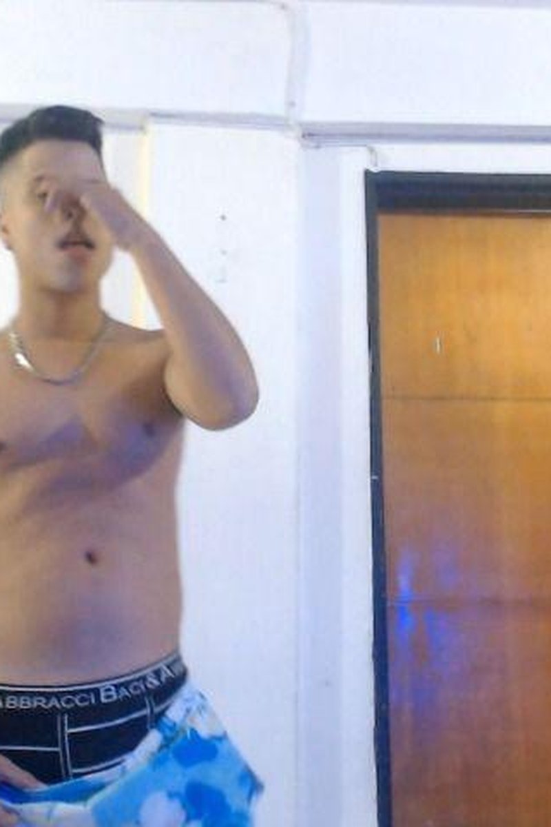 Welcome Guy - Screenshot 1 of 4 - Erotic Dancers