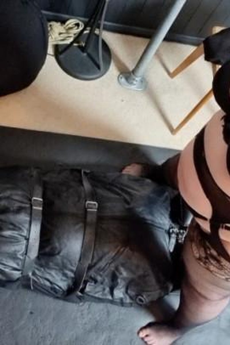 Using The Dolly Box - Screenshot 1 of 4 - BBW