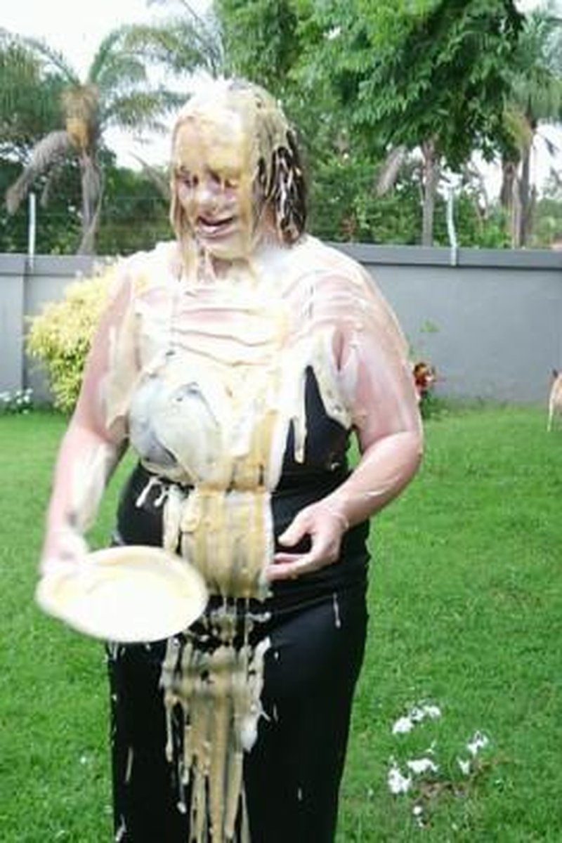 Sloppy Custard Cream Pies In The Face - Screenshot 1 of 4 - Leather