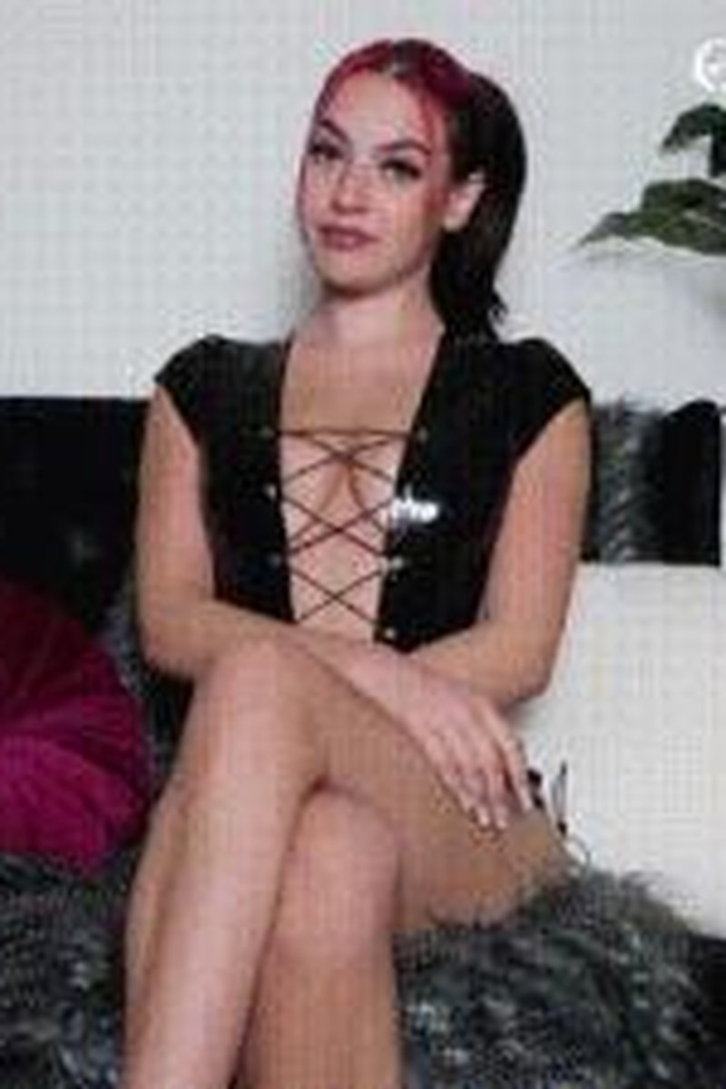 Lol - Screenshot 1 of 4 - Bitch