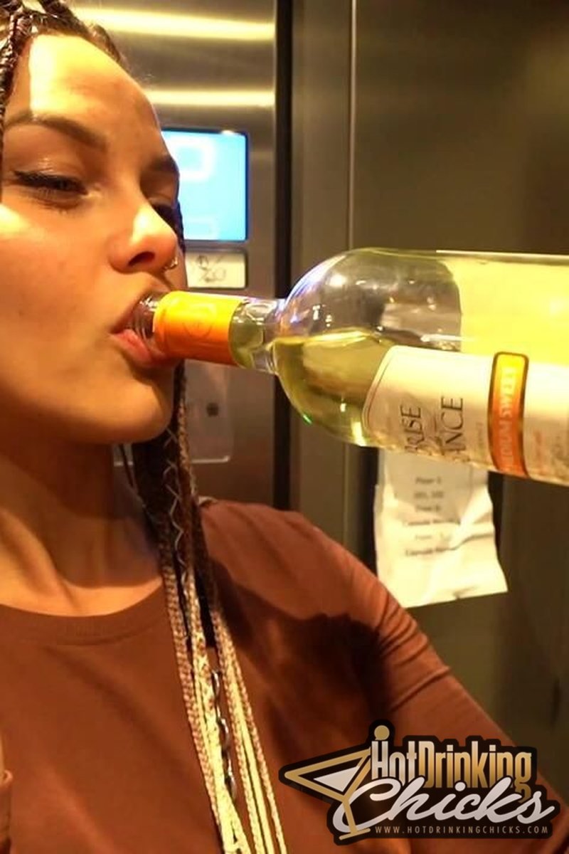 We Introduce Eli - Screenshot 1 of 4 - Drinking