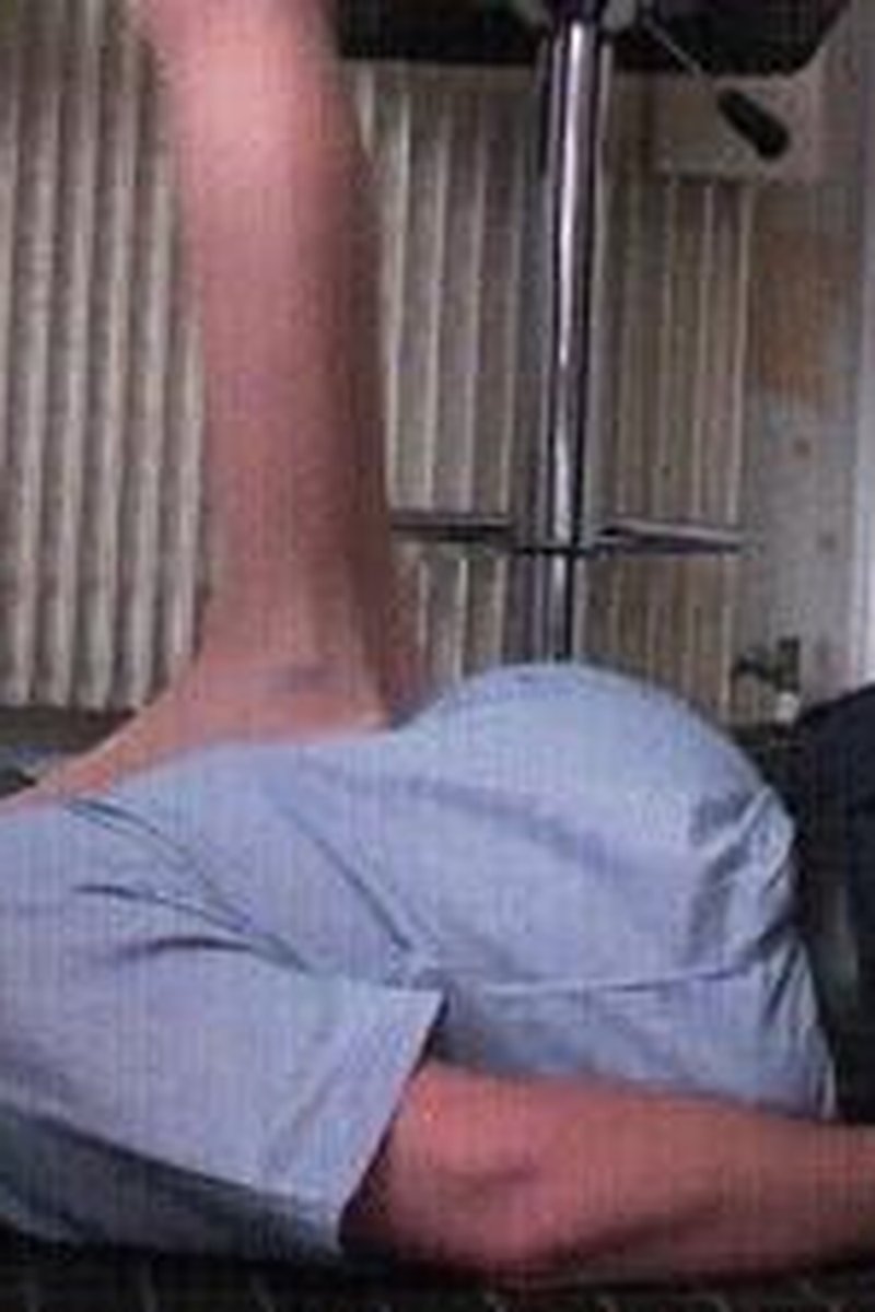 Home Trample (Full HD) - Screenshot 1 of 4 - Face Trample Fetish