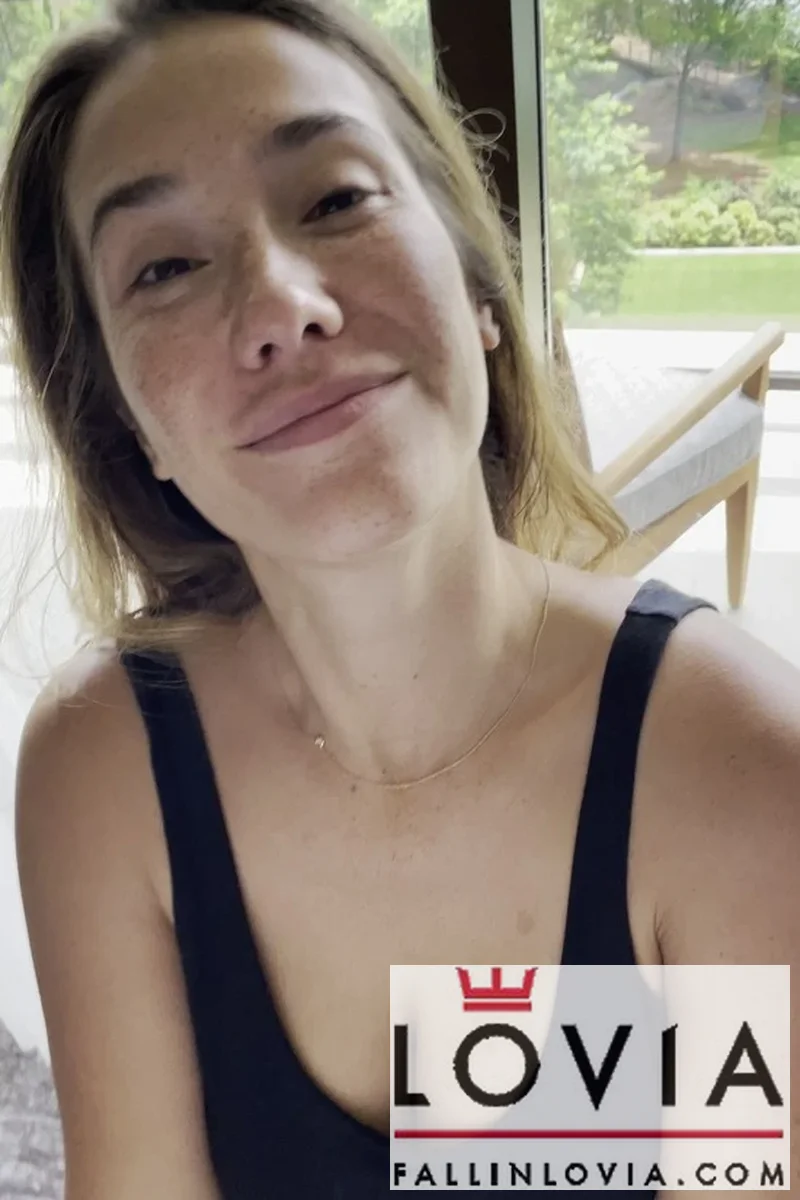 Weekend Getaway - Screenshot 1 of 4 - Eva Lovia