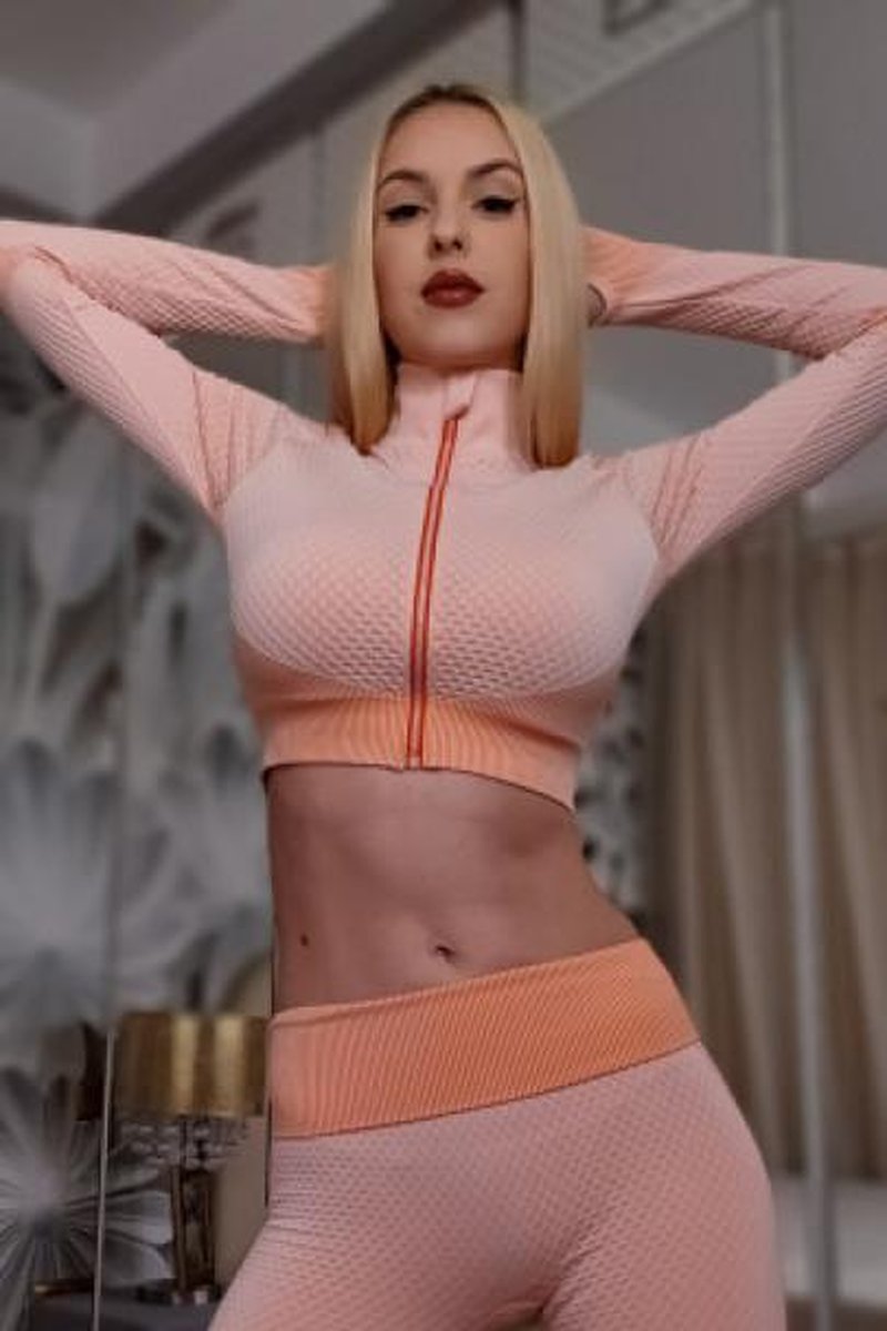 Slow Dancing - Screenshot 1 of 4 - Blonde Hair (Female)
