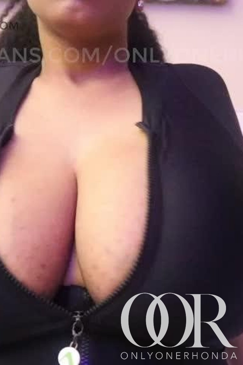 Glazed - Screenshot 1 of 4 - Huge Tits