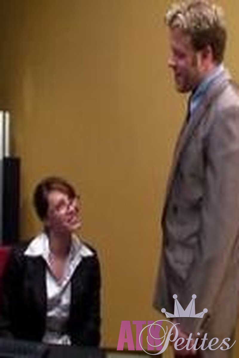Olivia Alize - Action - Screenshot 1 of 4 - Blowjob