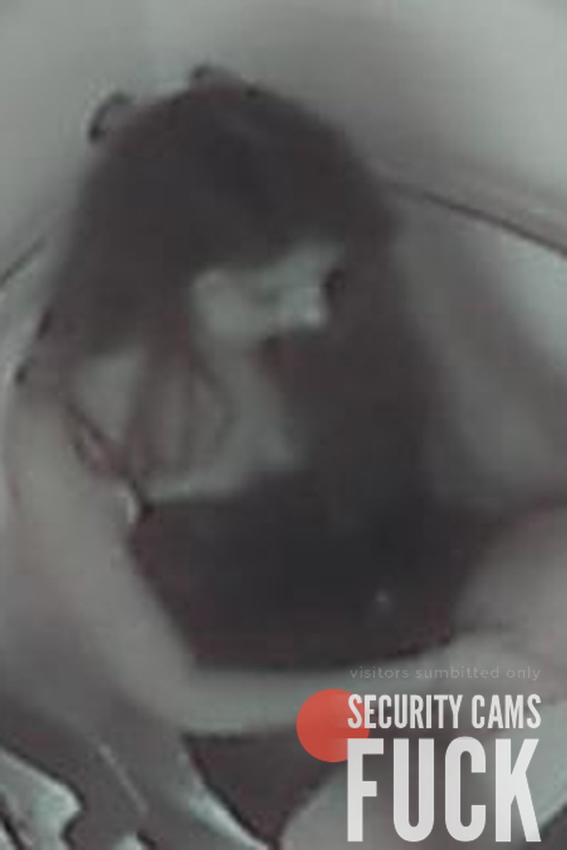 Sexy Chick Cumming in the Bathroom! - Screenshot 1 of 4