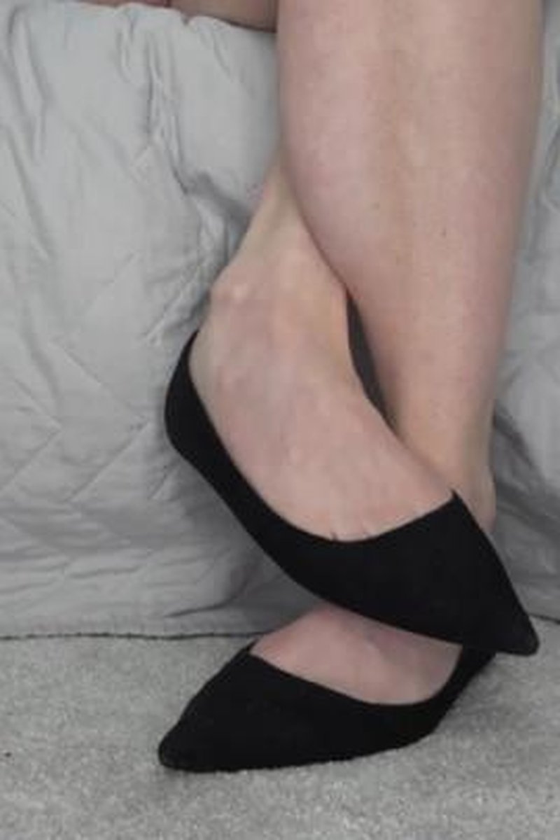 Legs Crossing Double Crossing with Flats - Screenshot 1 of 4 - Foot Fetish