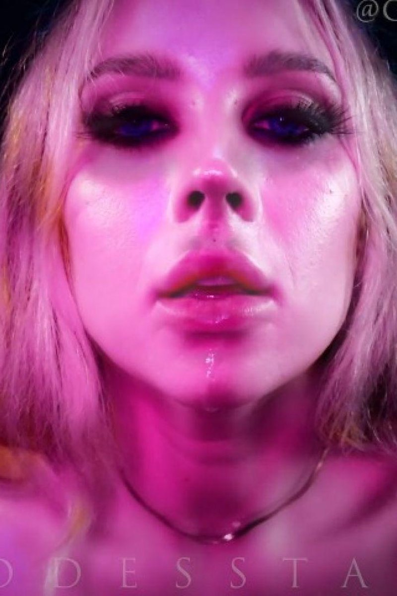Sinister Sugar Bb - Screenshot 1 of 4 - Aromasniffing