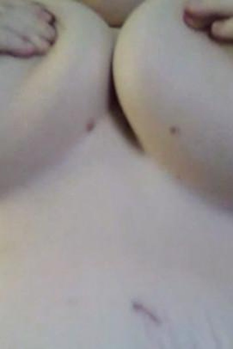 Bouncing Boobs - Screenshot 1 of 4 - Big Tits
