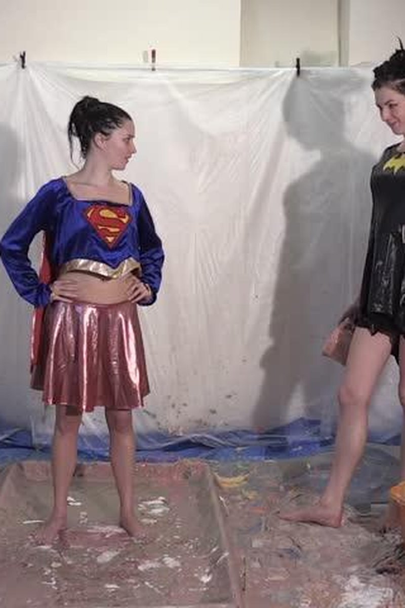 Supergirl Pixiee Gets Gunged - Screenshot 1 of 4 - Food