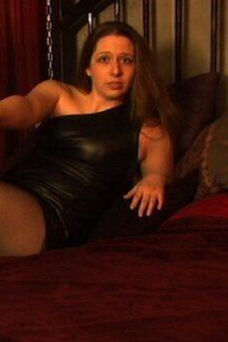 Boot Worship - Screenshot 1 of 4 - Fetish