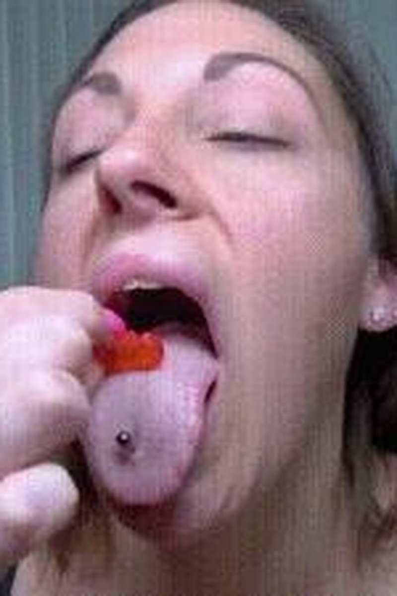 Devouring Gummy Bears - Screenshot 1 of 4 - Chewing