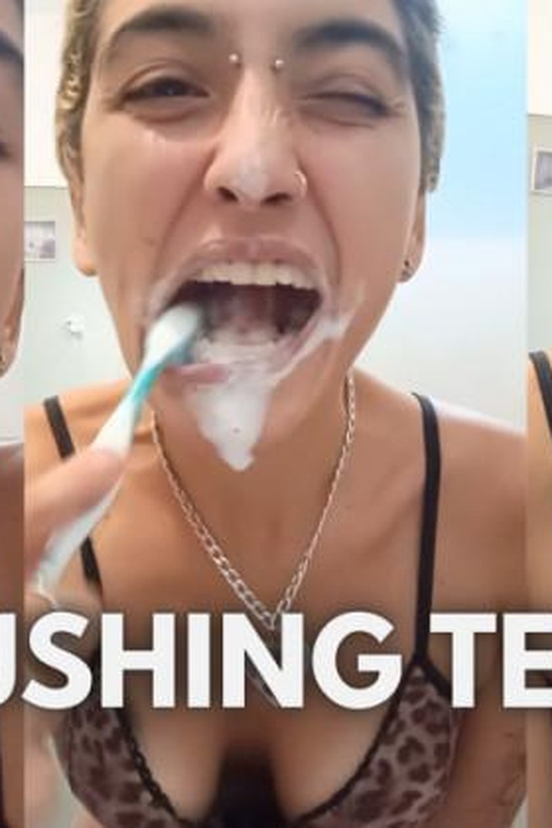 Brushing My Teeth - Screenshot 1 of 4 - Babes