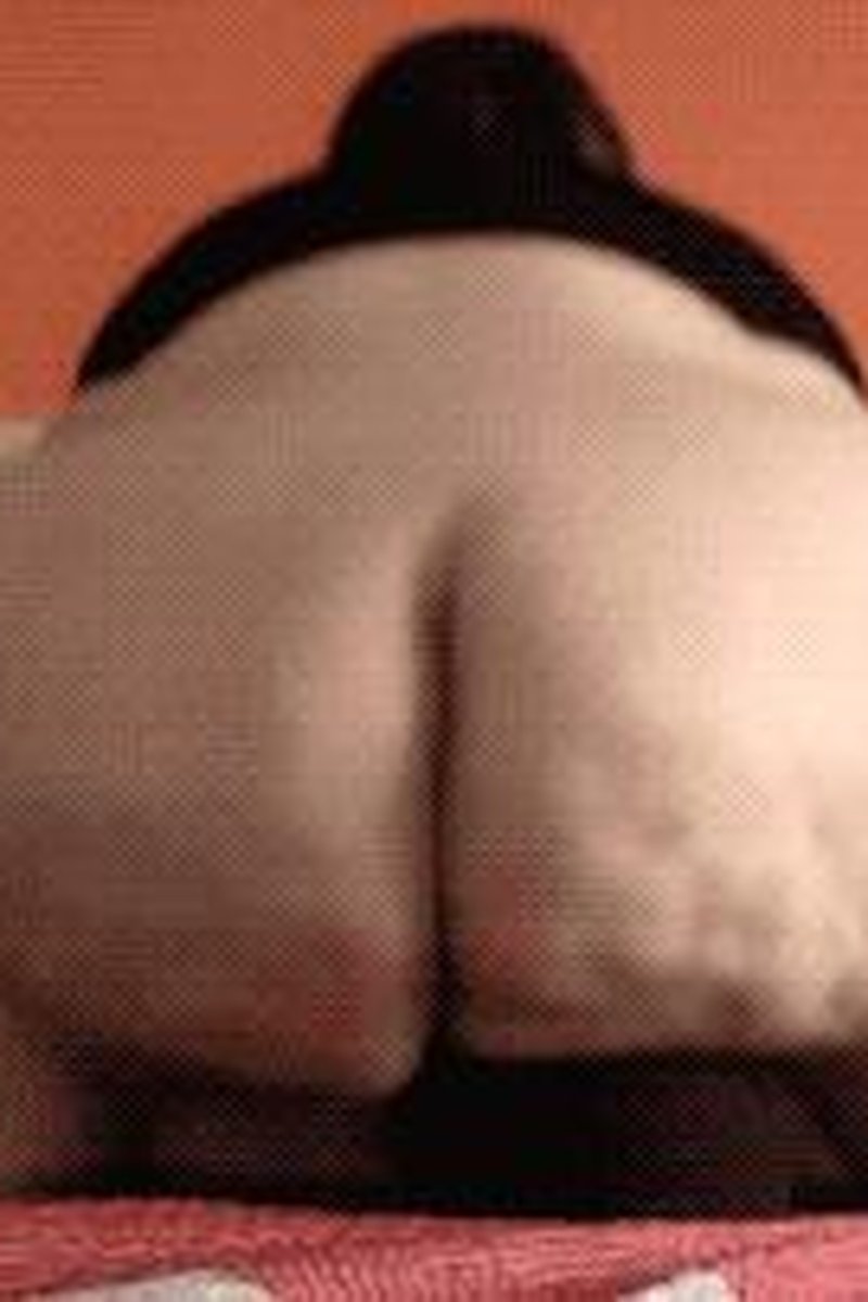 Huge Ass Butt Drops - Screenshot 1 of 4 - Ass Smothering