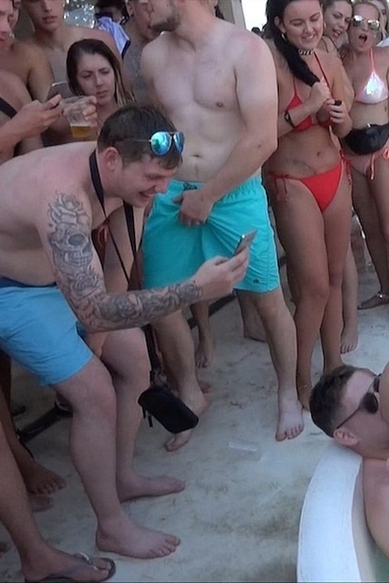 Pool Party 2 - Screenshot 1 of 4 - Amateur