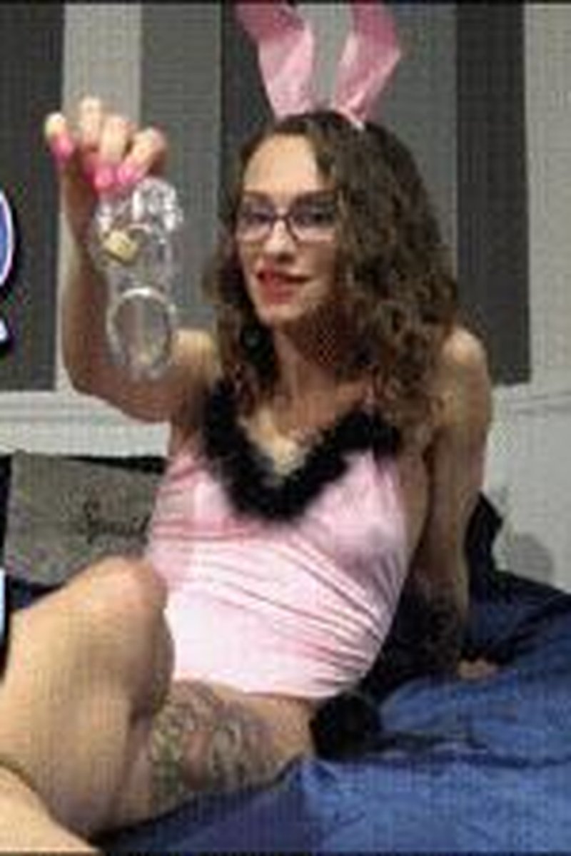 Easter Caging - Screenshot 1 of 4 - Bitch