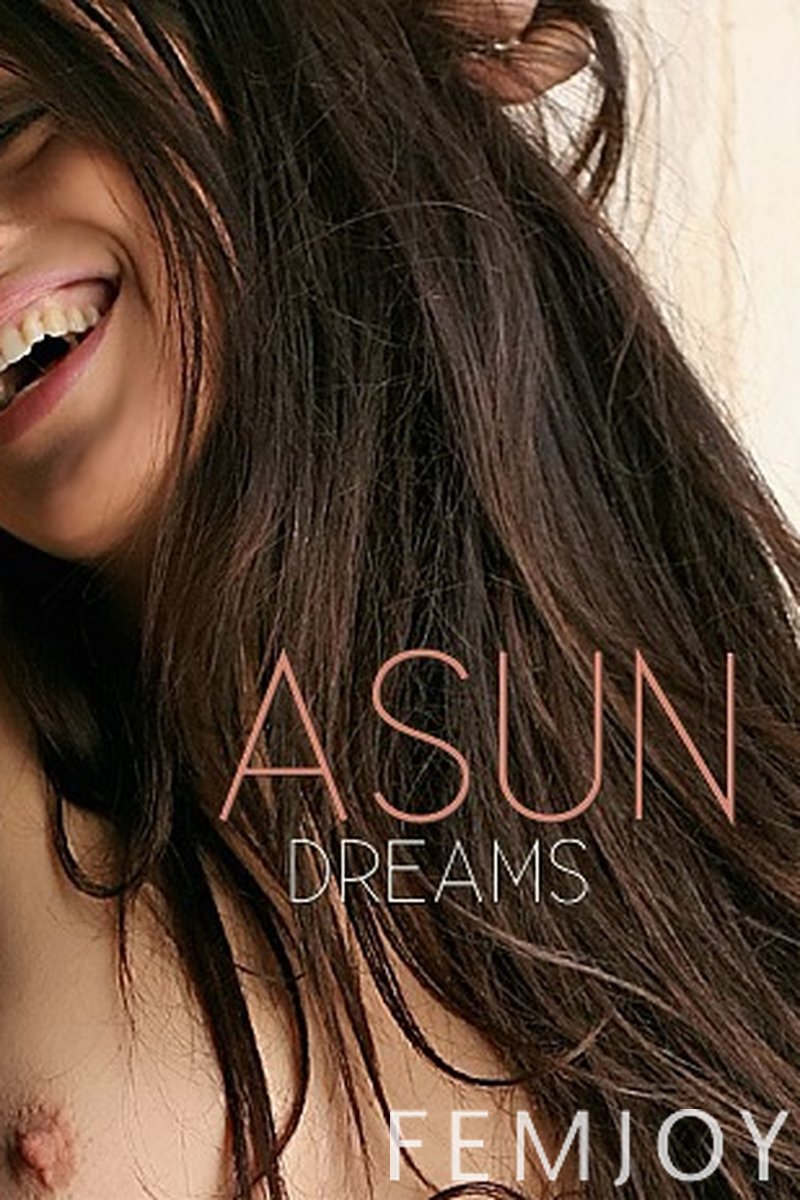 Dreams - Screenshot 1 of 4 - Lesbian