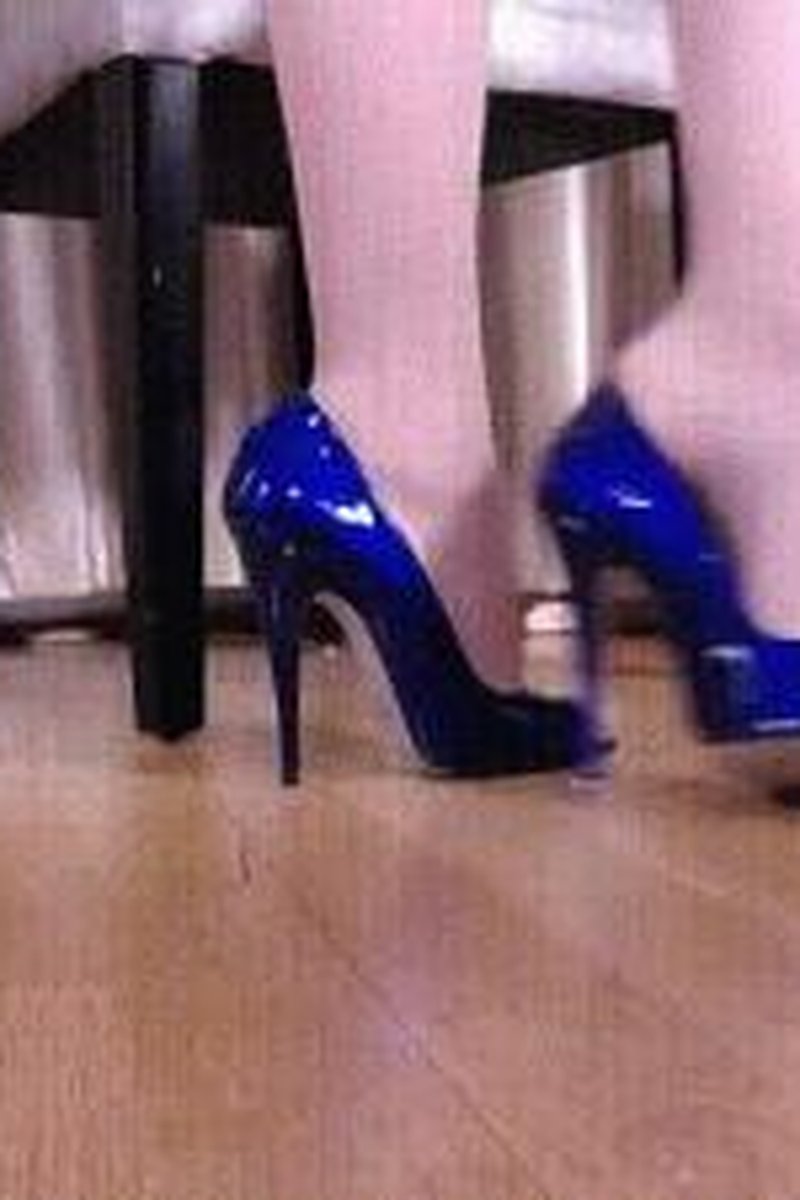 Heels Under Table - Screenshot 1 of 4 - Cum Play