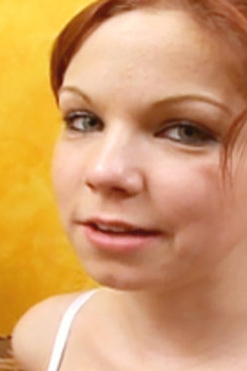 Phoebe - Screenshot 1 of 4 - Cum Swallowing