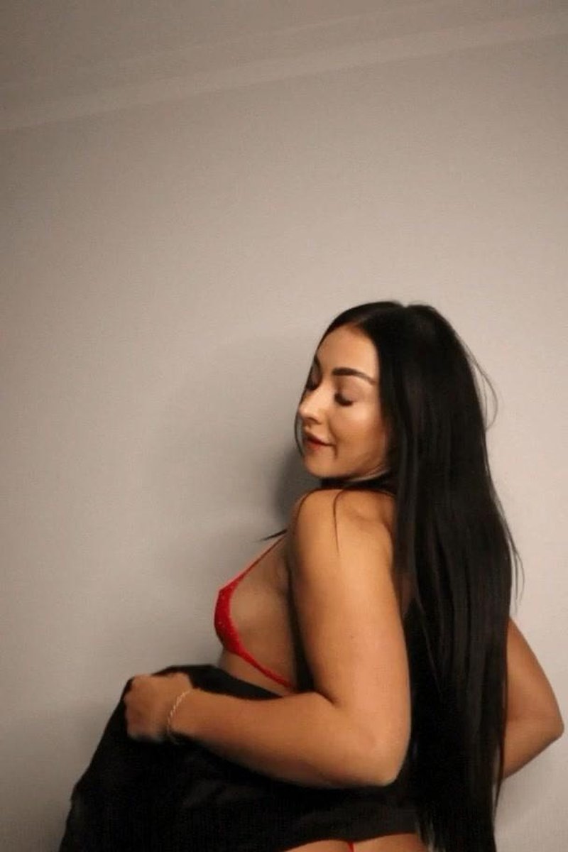 Limited Offer - Screenshot 1 of 4 - Vertical Video