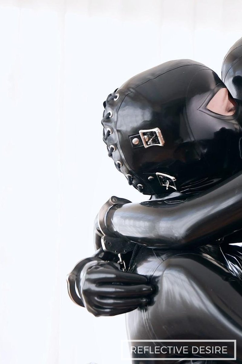 Peg Leg - Screenshot 1 of 4 - Bondage