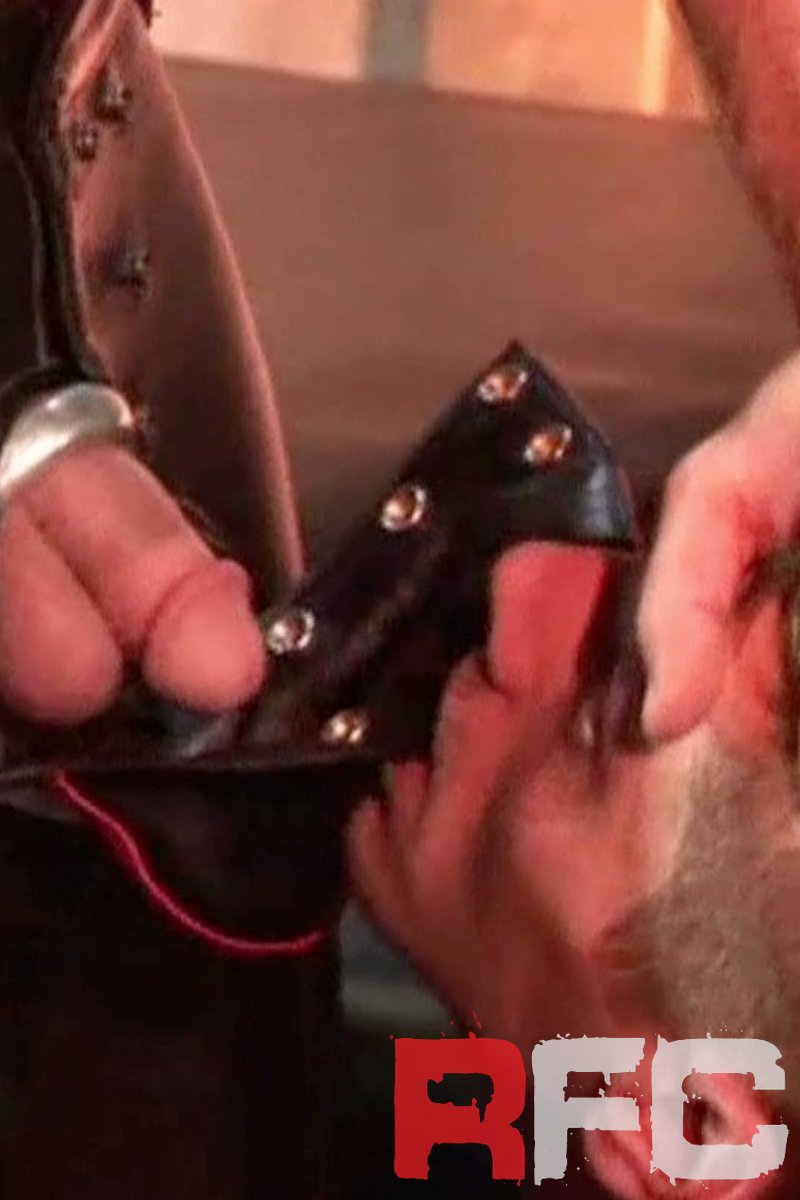 Gagged Pig - Screenshot 1 of 4 - Fisting