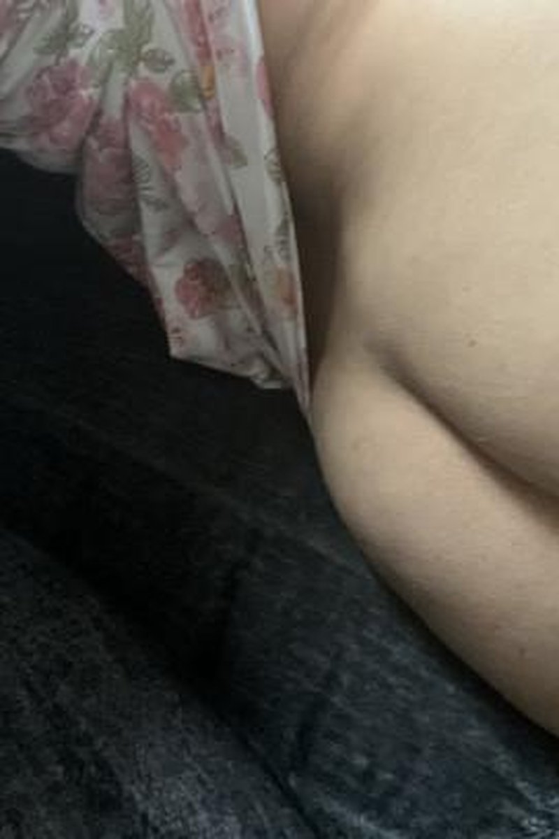 Solo Date - Screenshot 1 of 4 - Ass Fetish