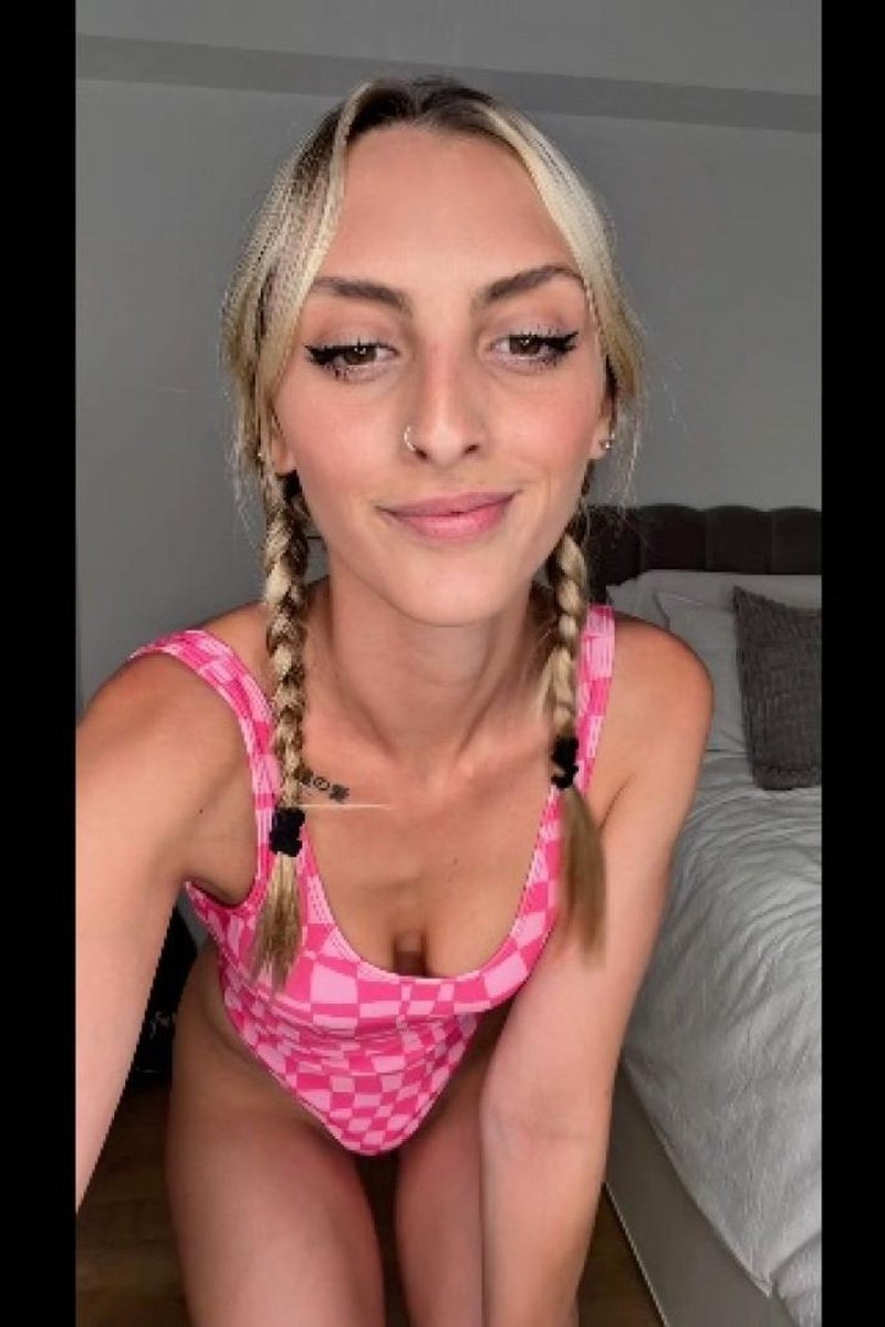 Twerking It - Screenshot 1 of 4 - Blonde Hair (Female)