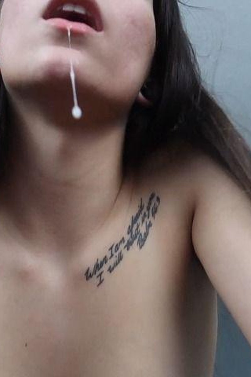 Spitting Fetish - Screenshot 1 of 4 - Fetish