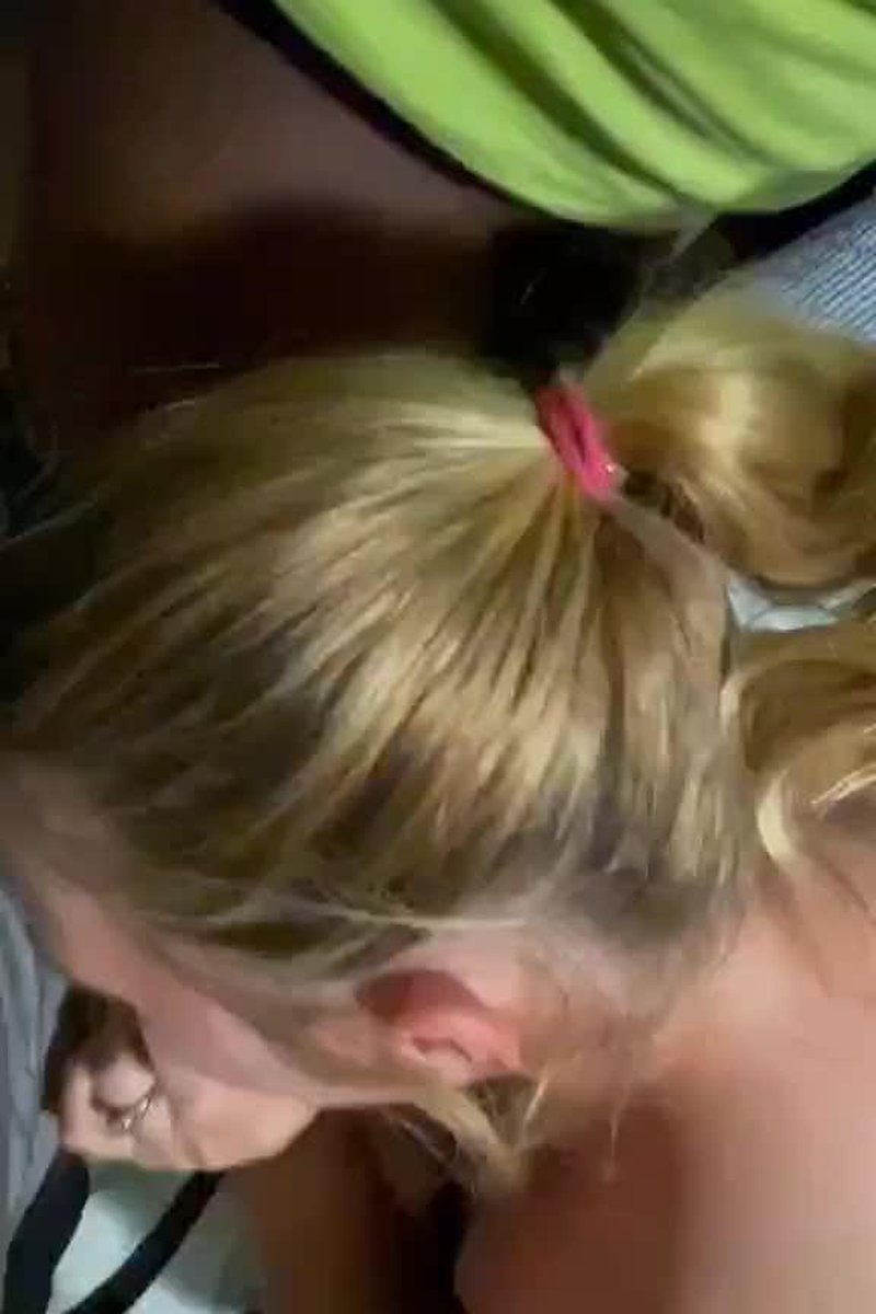 Double The Fun - Screenshot 1 of 4 - Blowjob