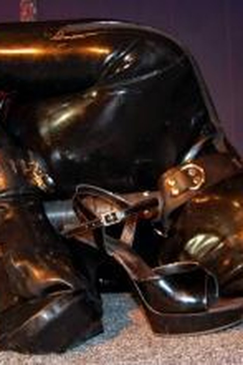 Basement Rubber Part 2 Foot Fetish Chastity Bondage - Screenshot 1 of 4 - Alice In Bondage Land