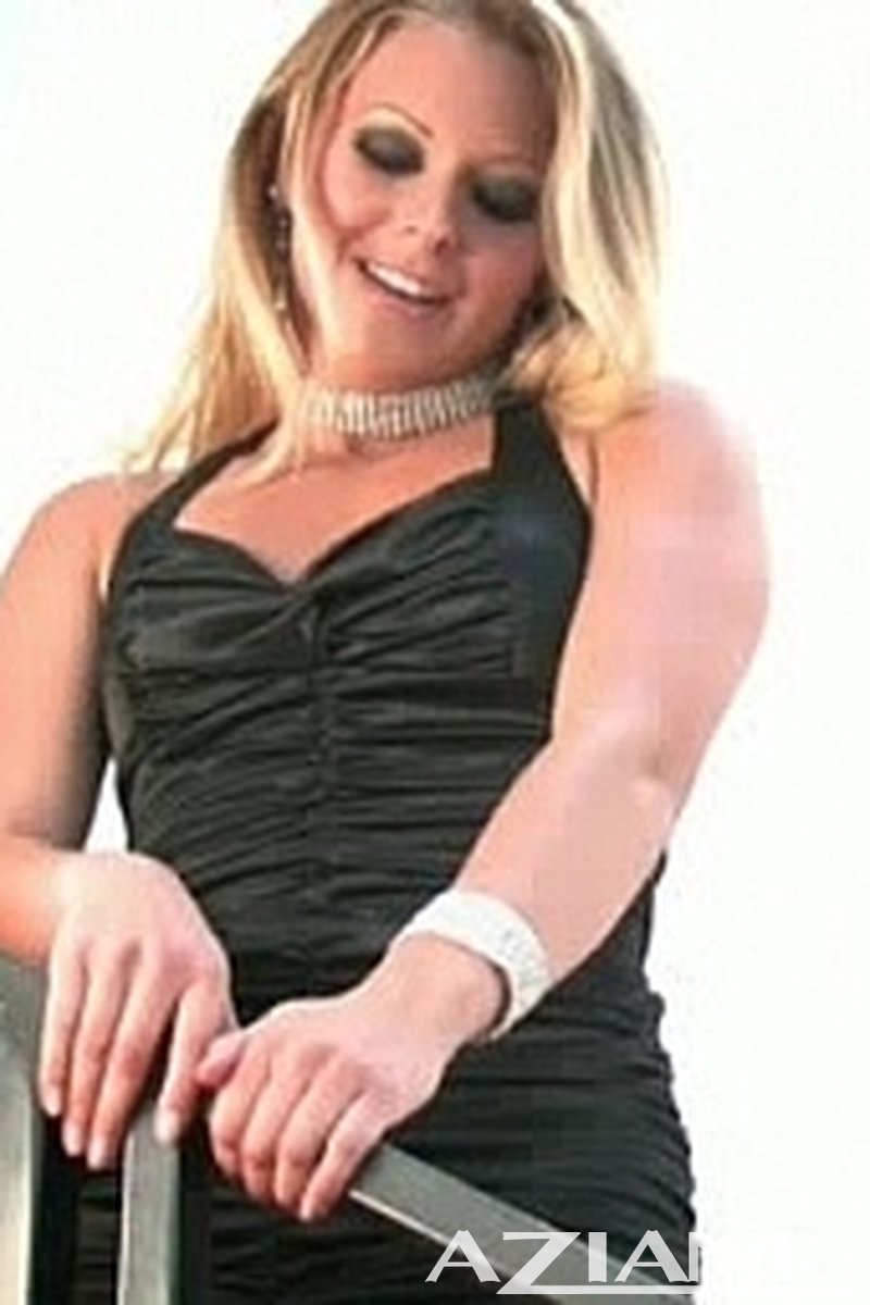 Lena Nicole Video 8 - Screenshot 1 of 4 - Blond Hair