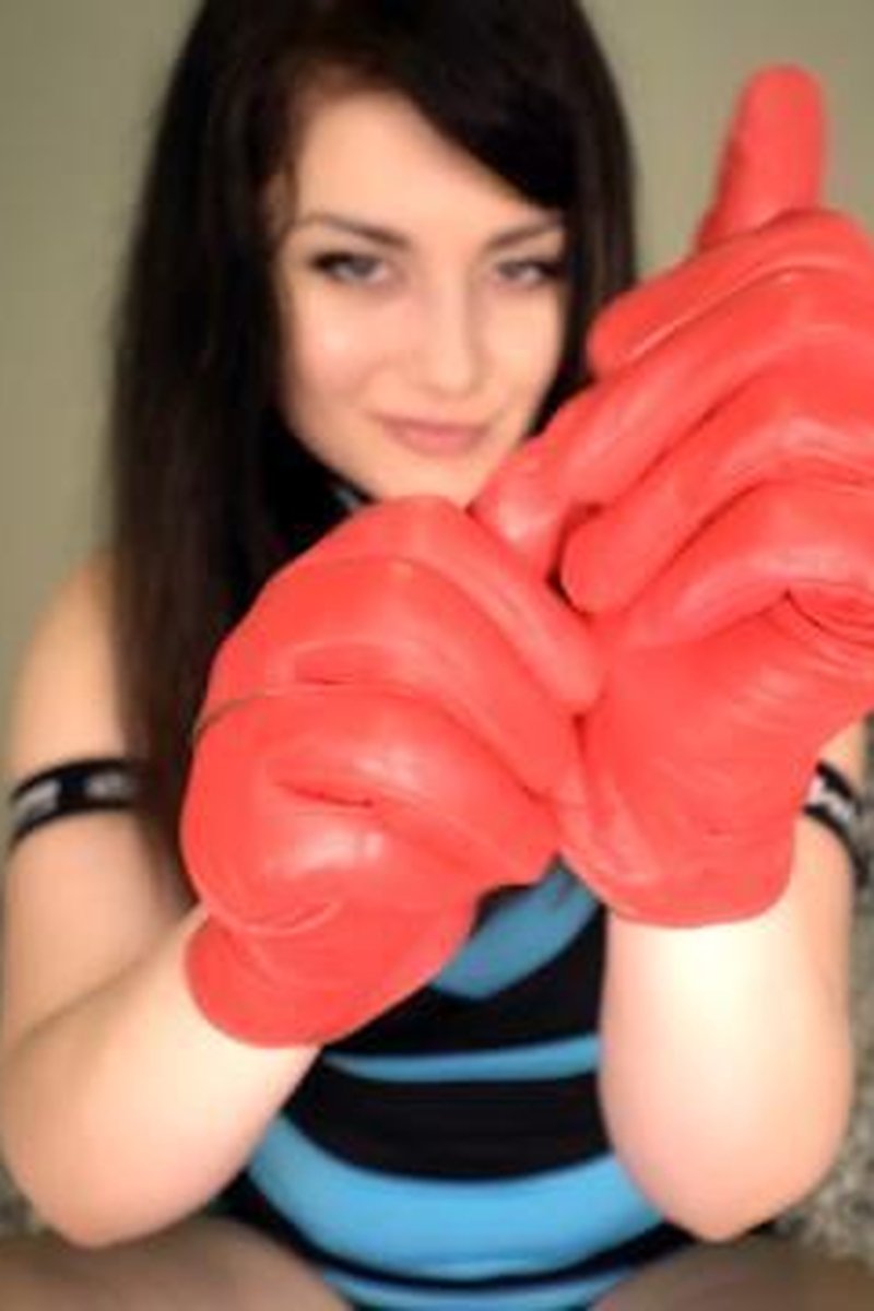Modeling Gloves - Screenshot 1 of 4 - Big Tits
