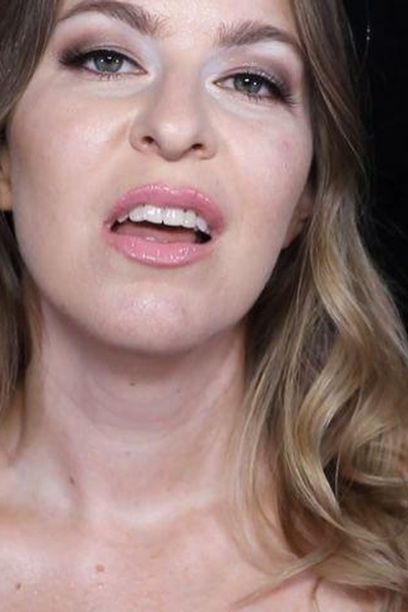 Mesmerizing Eye Fixation - Screenshot 1 of 4 - Eye Contact