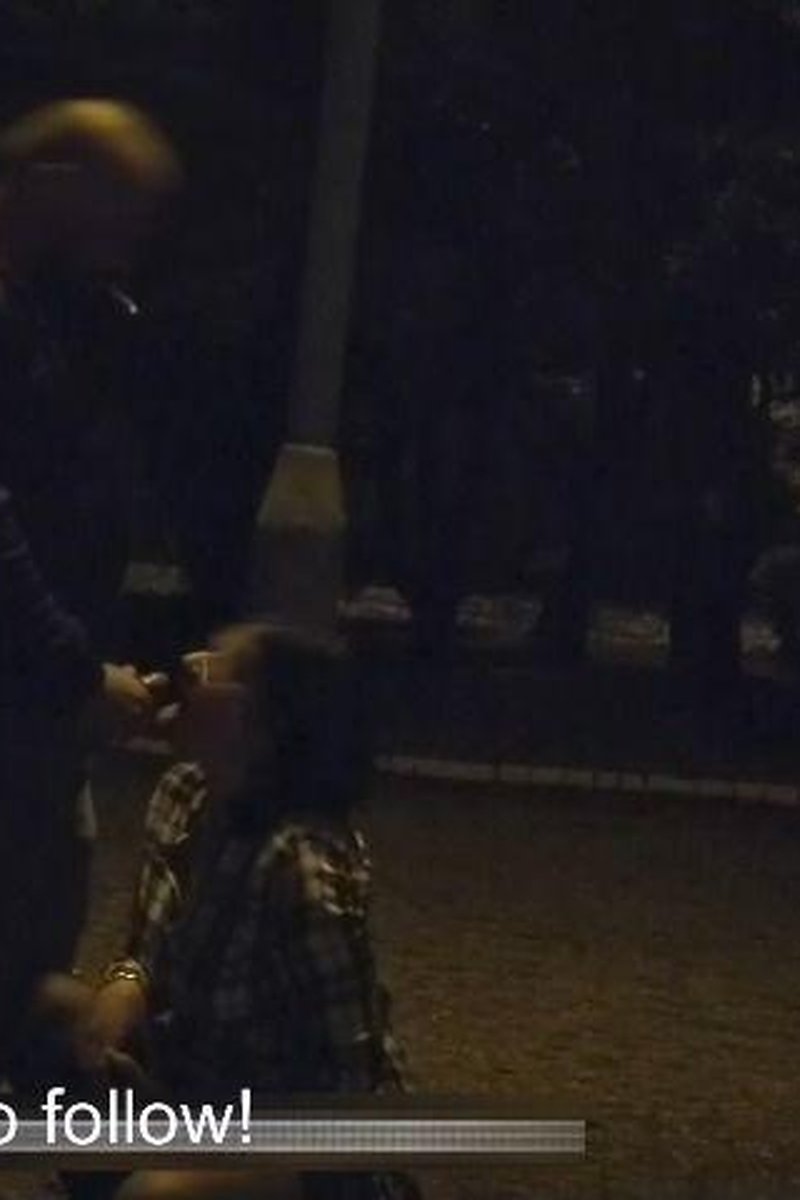 Public Orgasm - Screenshot 1 of 4 - Mature (30+)