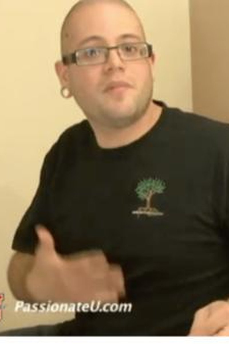 Intact (Uncircumcised) Cocks: What Not to Do - Screenshot 1 of 4 - All Sex