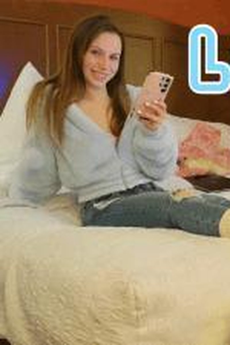 Layers - Screenshot 1 of 4 - Femdom