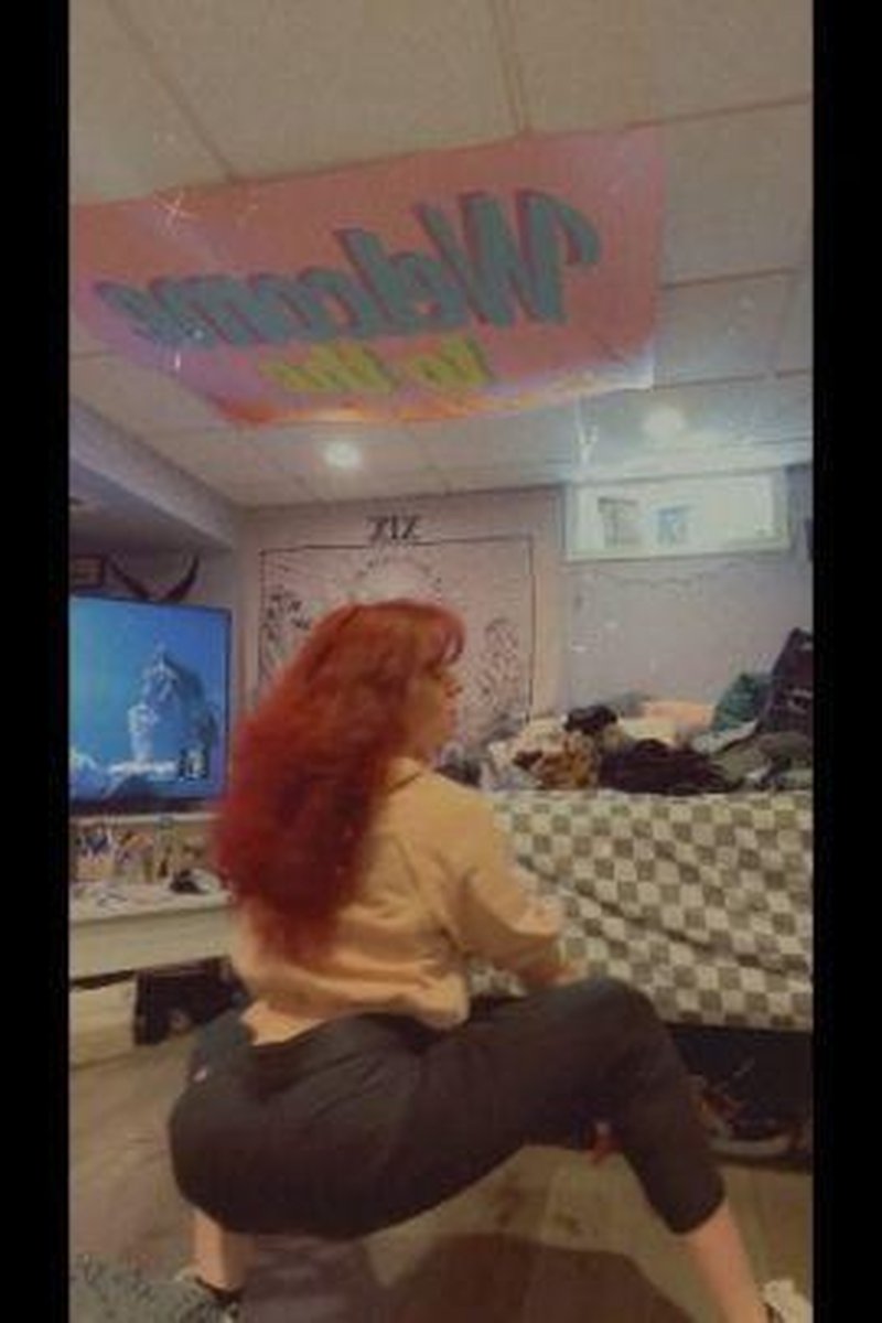 Sfw Dancing - Screenshot 1 of 4 - Clothed Female